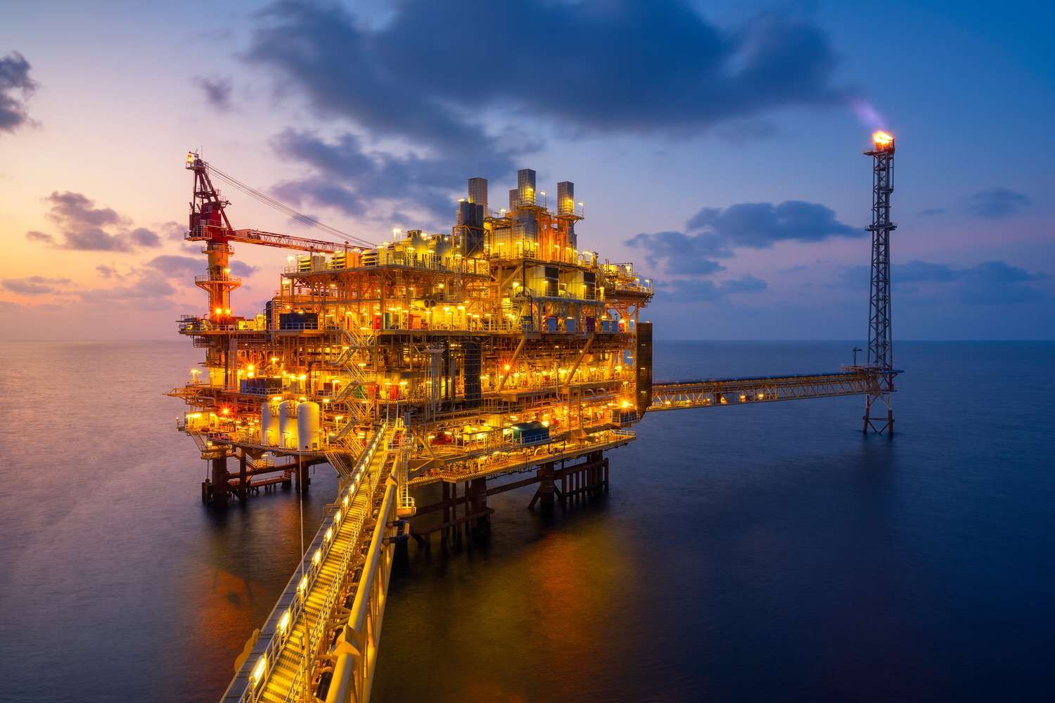 توسعه 7 میدان نفتی با سرمایه‌گذاری خارجی 